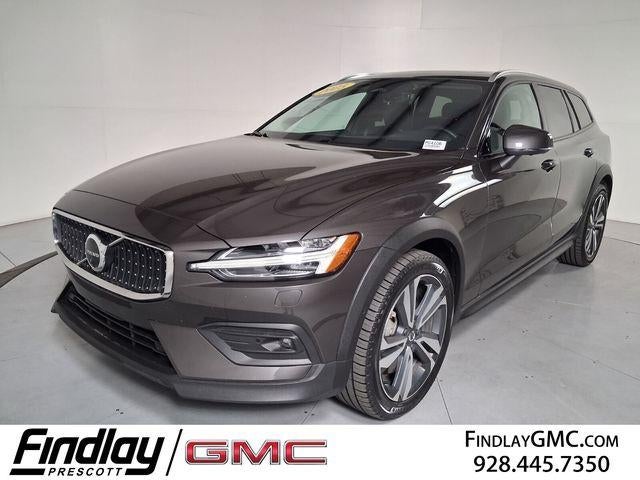 2025 Volvo V60 Cross Country